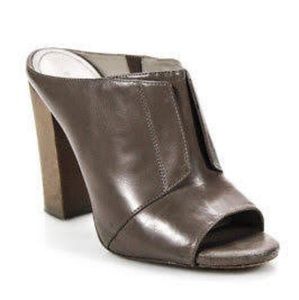 Pour La Victoire Gray Heels